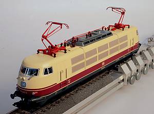 Märklin / TRIX-Modell der BR 103 in H0