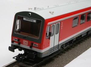 Die Fahrzeugfront des Brekina Triebwagen NE 81/ BR 626