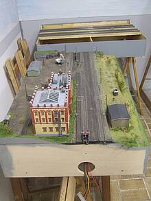 Modellbahn-Modulkästen nach der Vorgabe der "Nord-Module", bestückt mit Märklin C-Gleis