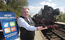 Zur Intermodellbau konnten Bahnfans ganz stilecht mit einem Zug anreisen, der von der Dampflok 41360 gezogen wurde