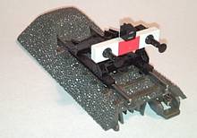 Prellbock mit LED-beleuchtetem Signal des Märklin C-Gleises