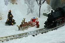 Kaum zu glauben, aber vorbildnahe Winterlandschaften lassen sich sogar mit der Modellbahn in der Nenngröße 1:220 ("Spur Z") erschaffen (Foto: Holger Späing)