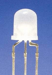 3mm-LED-Lichtkörper mit den Anschlusskontakten. Es handelt sich hier um eine Bicolour-LED, die zwei Farben darstellen kann