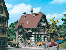 Feines von VOLLMER: Das Rathaus Kochendorf für die Baugröße H0 (Art.-Nr. 3750)