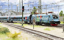Der neue „Klimajet“ von ROCO überzeugt durch sein auffälliges Außendesign und die originalgetreue Umsetzung im Wageninneren, in bewährter ROCO-Qualität. (© ROCO)