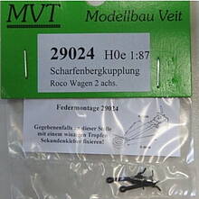 Eine modellhafte Scharfenberg-Kupplung wird für viele Modellbahn-Fahrzeuge angeboten, meist handelt es sich um Triebzüge wie z.B. für ROCO VT 11.5 TEE Triebzug