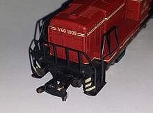 Eine fernbedienbare Kupplung wie diese Märklin TELEX-Kupplung an einer Rangierlok vom Typ V60 ist Voraussetzung für den Rangierwalzer