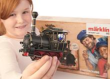 Die Schmalspur-Dampflok "Emma" erlebt als Modell von Märklin nun nicht nur auf Lummerland, sondern auch in den Kinderzimmern Abenteuer mit Jim Knopf und Lukas dem Lokomotivführer